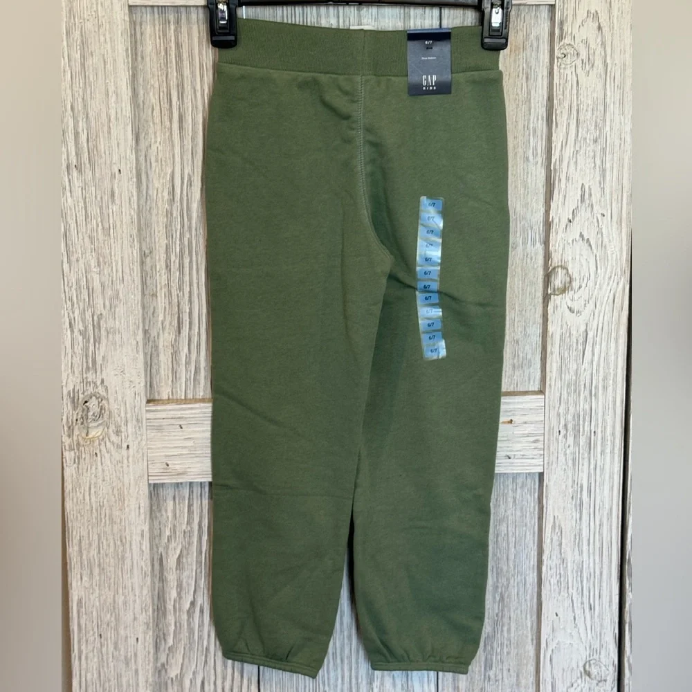 GAP Kids Green Jogger Pants sz 6/7 NWT